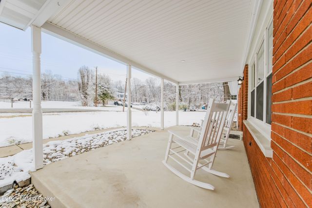 10240 Dodge Ln, Louisville, KY 40272