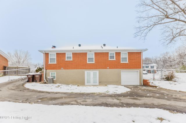 10240 Dodge Ln, Louisville, KY 40272