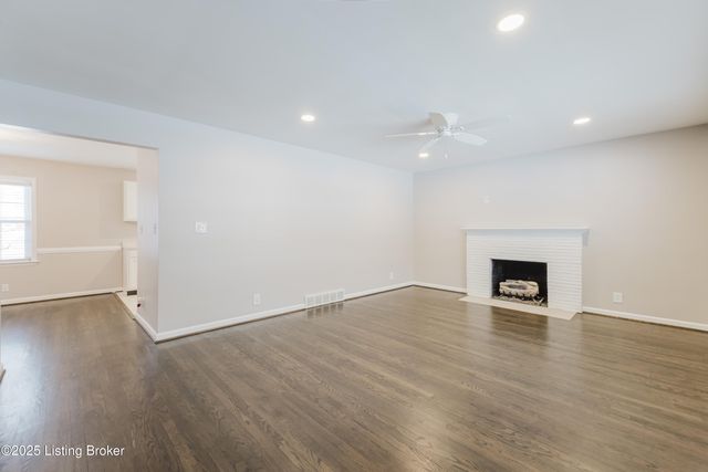 10240 Dodge Ln, Louisville, KY 40272