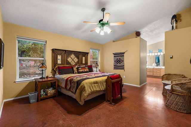 92 Vista Sierra, Edgewood, NM 87015