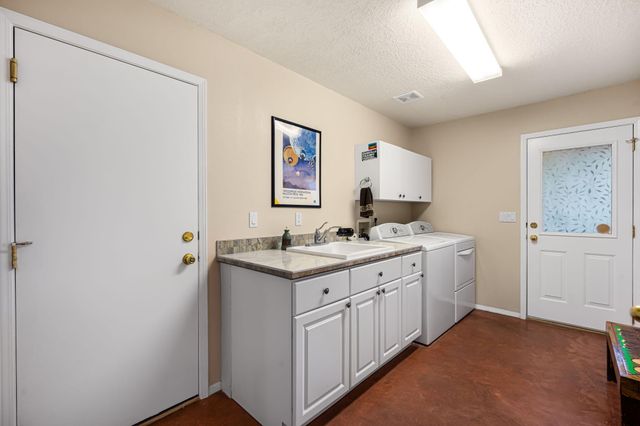 92 Vista Sierra, Edgewood, NM 87015