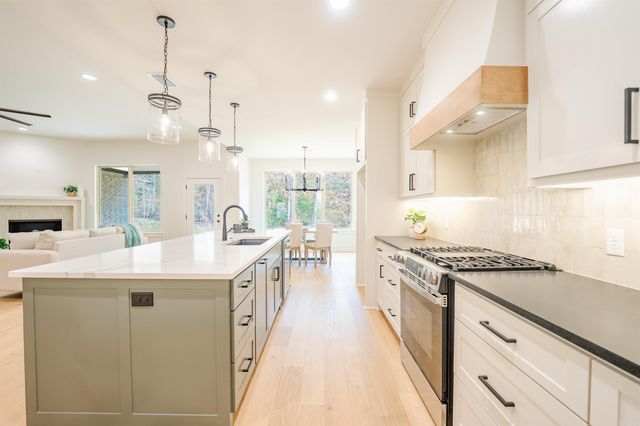 15116 Matterhorn Loop, Maumelle, AR 72113