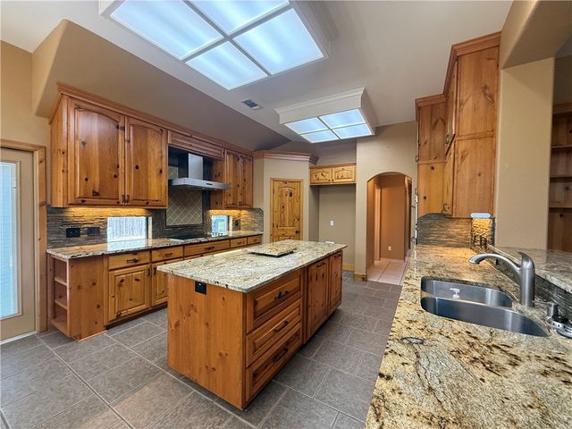 7605 Bayonne Dr, Corpus Christi, TX 78414