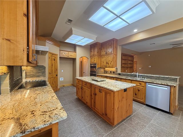 7605 Bayonne Dr, Corpus Christi, TX 78414