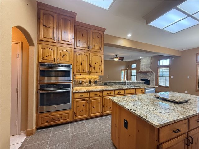 7605 Bayonne Dr, Corpus Christi, TX 78414