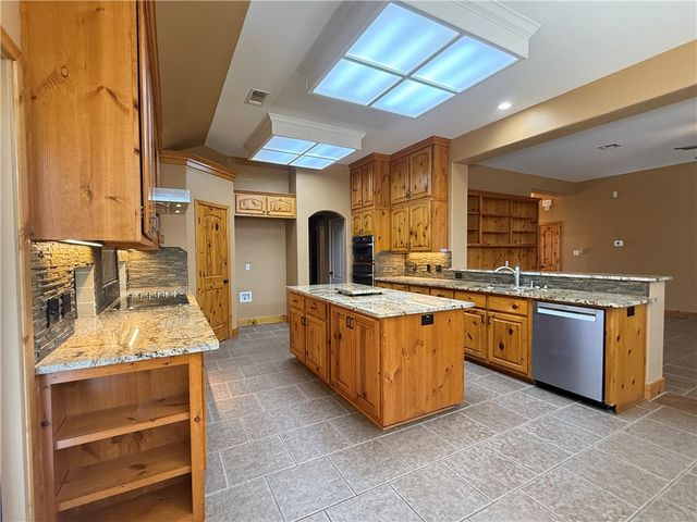 7605 Bayonne Dr, Corpus Christi, TX 78414