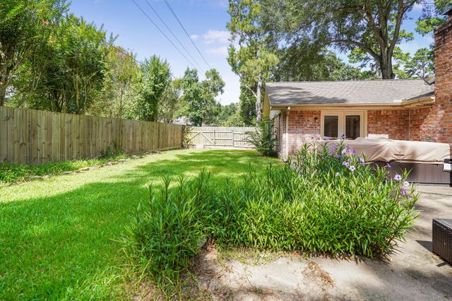 2102 Oak Shores Drive, Houston, TX 77339