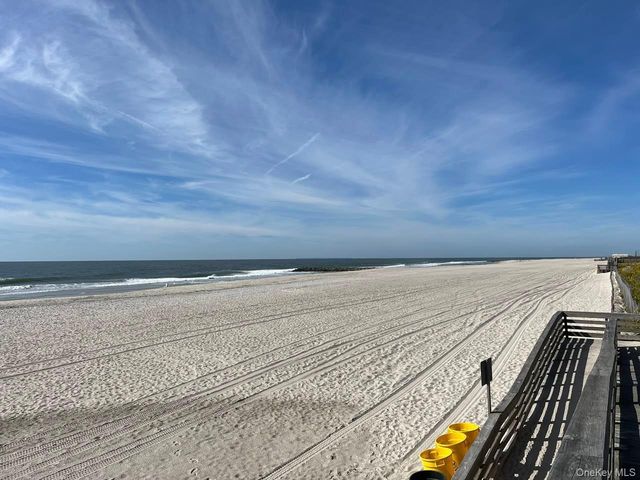 67 Pacific Boulevard, Long Beach, NY 11561