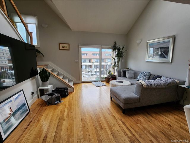 67 Pacific Boulevard, Long Beach, NY 11561
