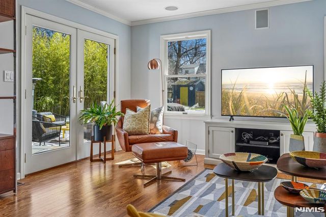 23 Mount Vernon Road, Montclair, NJ 07043