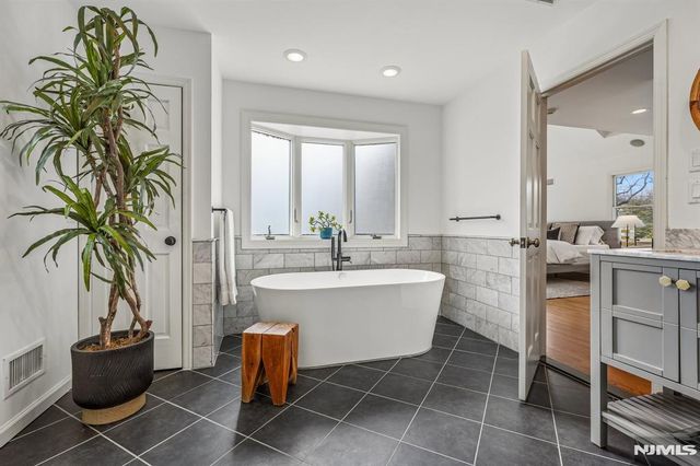 23 Mount Vernon Road, Montclair, NJ 07043