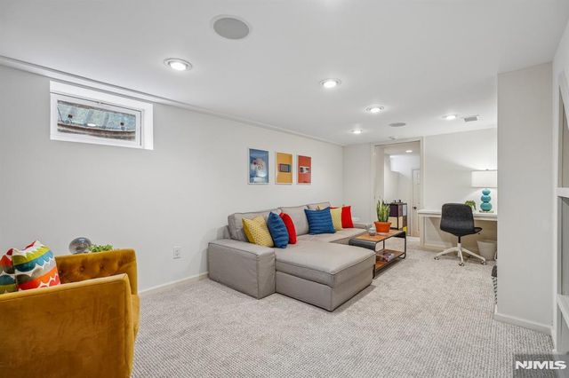 23 Mount Vernon Road, Montclair, NJ 07043