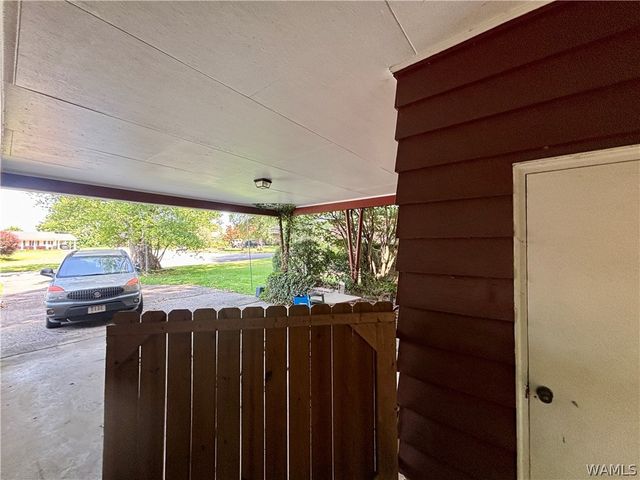 8 Fairway Drive, Tuscaloosa, AL 35405