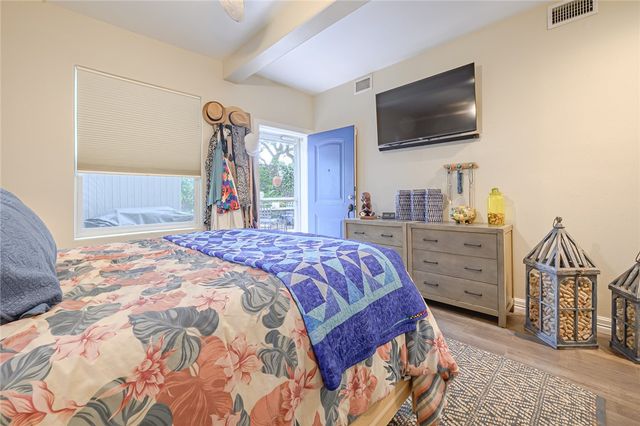 102 S 7th St, Fulton, TX 78358