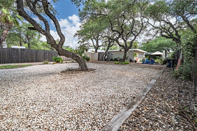 102 S 7th St, Fulton, TX 78358
