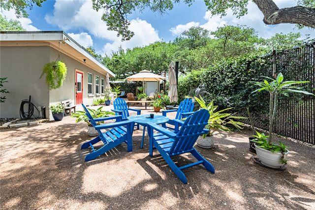 102 S 7th St, Fulton, TX 78358