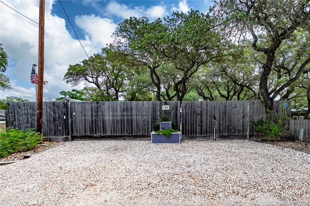 102 S 7th St, Fulton, TX 78358