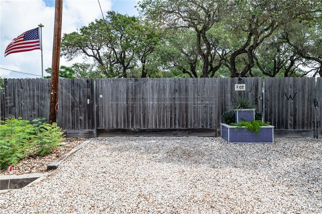 102 S 7th St, Fulton, TX 78358
