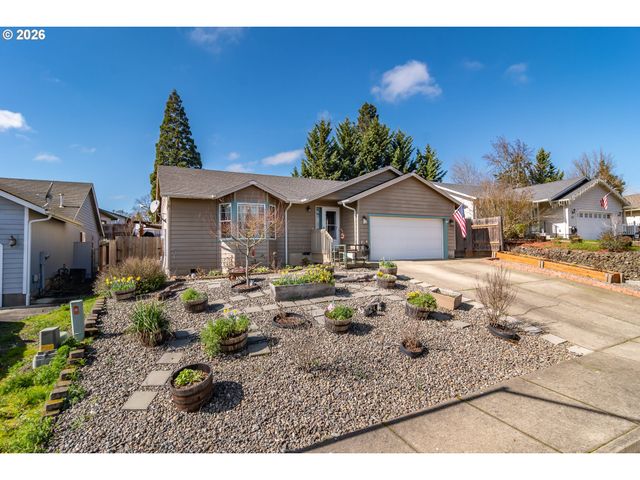 380 SUNNYSIDE Dr, Winston, OR 97496