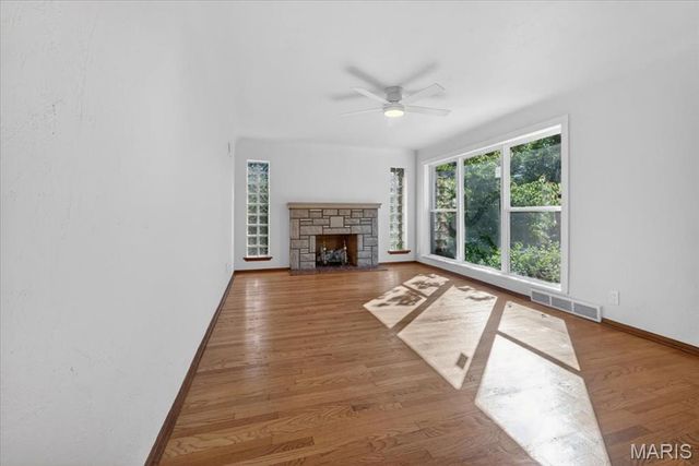 633 Landor Court, St Louis, MO 63125