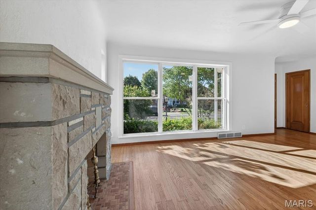 633 Landor Court, St Louis, MO 63125