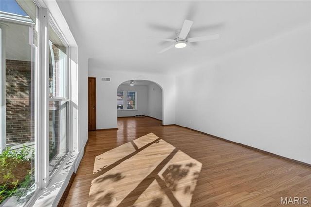 633 Landor Court, St Louis, MO 63125