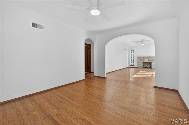 633 Landor Court, St Louis, MO 63125