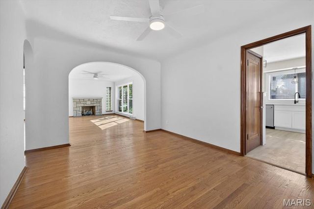 633 Landor Court, St Louis, MO 63125