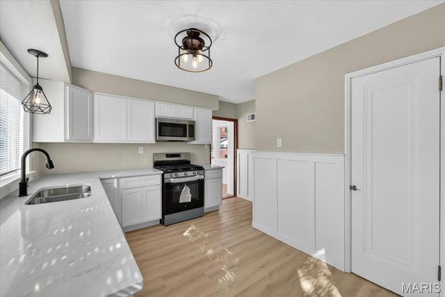 633 Landor Court, St Louis, MO 63125
