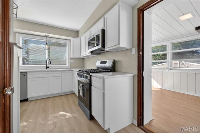 633 Landor Court, St Louis, MO 63125