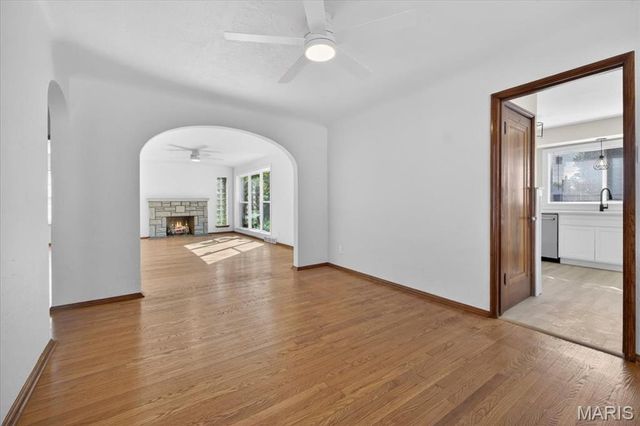 633 Landor Court, St Louis, MO 63125