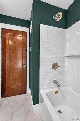 633 Landor Court, St Louis, MO 63125