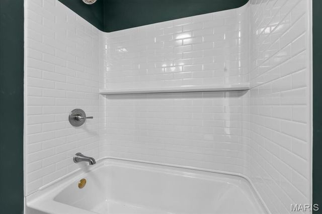 633 Landor Court, St Louis, MO 63125