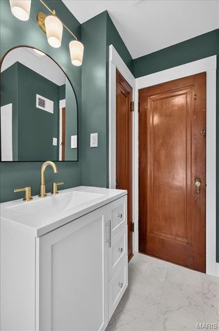 633 Landor Court, St Louis, MO 63125
