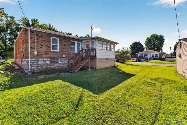 633 Landor Court, St Louis, MO 63125
