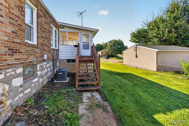 633 Landor Court, St Louis, MO 63125