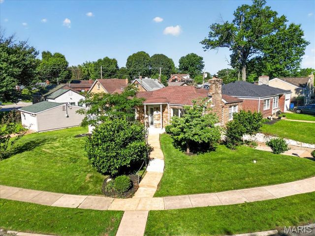 633 Landor Court, St Louis, MO 63125