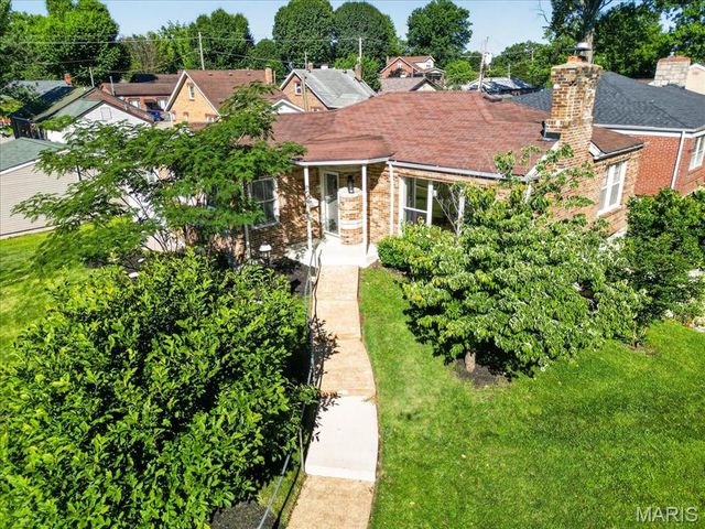 633 Landor Court, St Louis, MO 63125