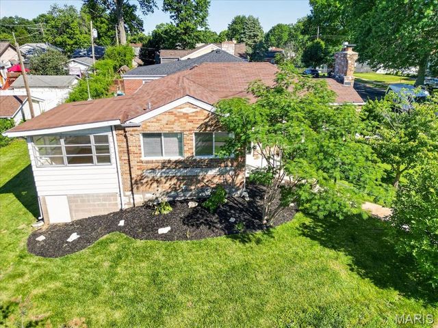 633 Landor Court, St Louis, MO 63125