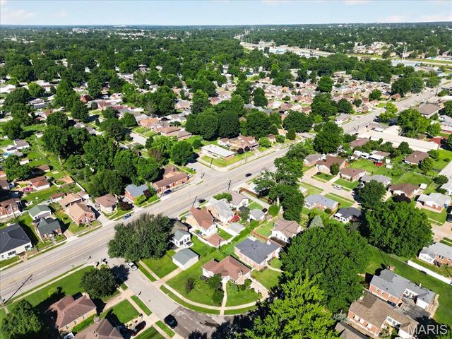 633 Landor Court, St Louis, MO 63125