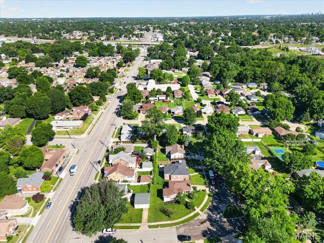 633 Landor Court, St Louis, MO 63125