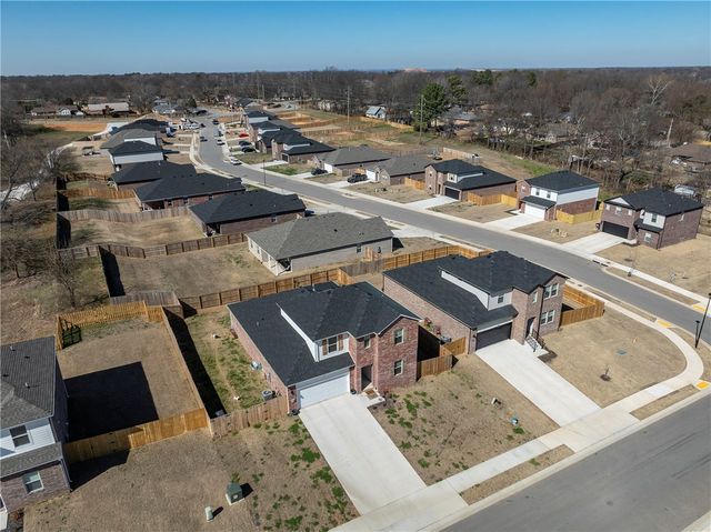 1984 Larkspur Street, Springdale, AR 72762