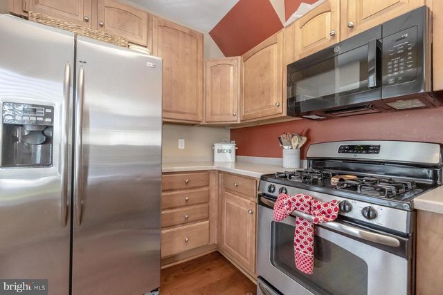 3 FOX CT, Delran, NJ 08075