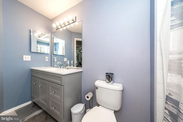 3 FOX CT, Delran, NJ 08075
