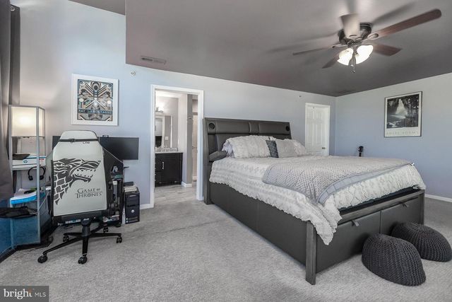 3 FOX CT, Delran, NJ 08075
