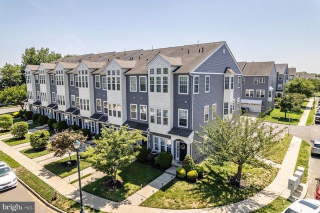 3 FOX CT, Delran, NJ 08075