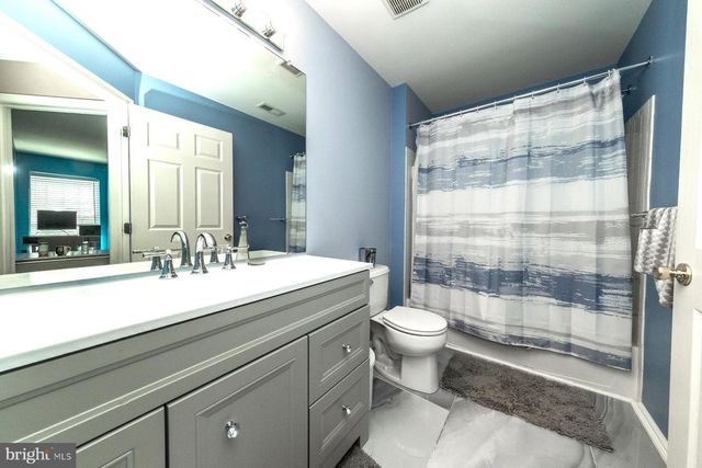3 FOX CT, Delran, NJ 08075