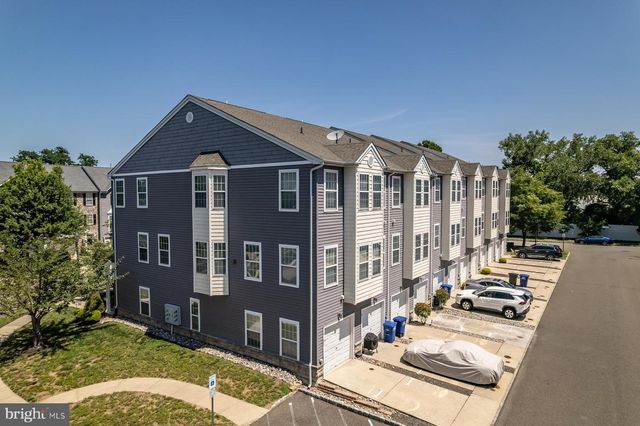 3 FOX CT, Delran, NJ 08075