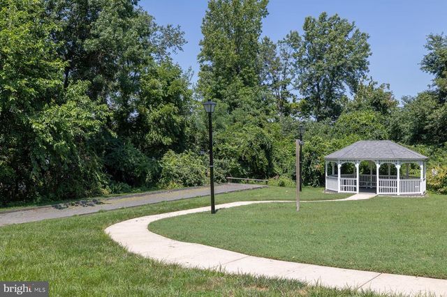 3 FOX CT, Delran, NJ 08075