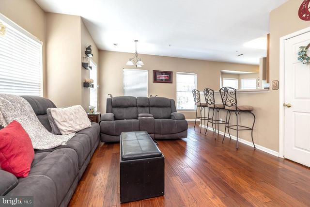 3 FOX CT, Delran, NJ 08075